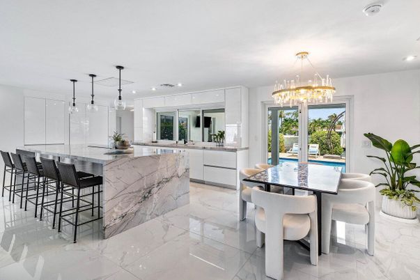 Chandelier, Dining room, Interior, Kitchen, Marble, Pendant Lights, Recessed Lighting