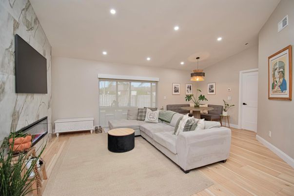Dining room, Interior, Living room, Pendant Lights, Recessed Lighting, Wood Texture Flooring