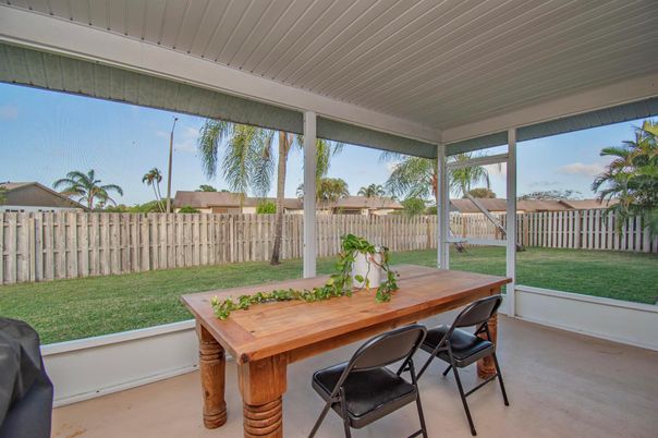 Backyard, Exterior, Sun Room