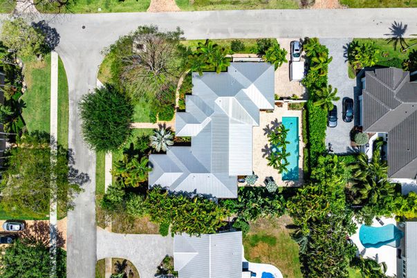 Exterior, Drone