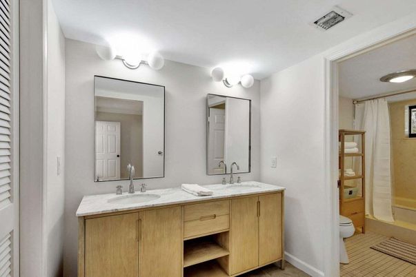 Bathroom, Dual Sink Vanities, Interior