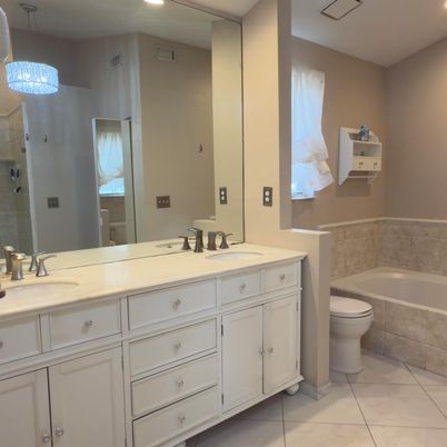 Bathroom, Dual Sink Vanities, Interior, Recessed Lighting