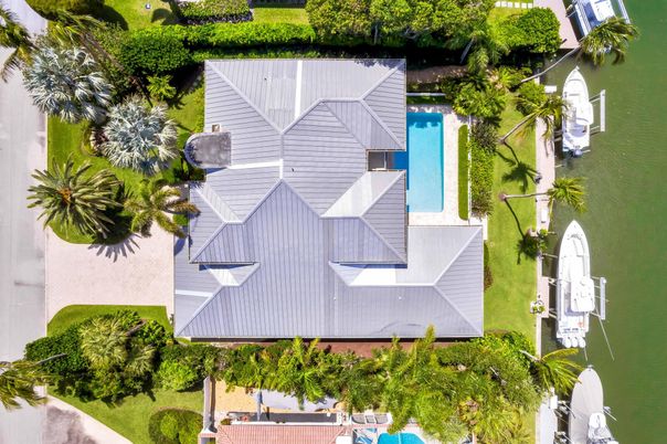 Exterior, Drone