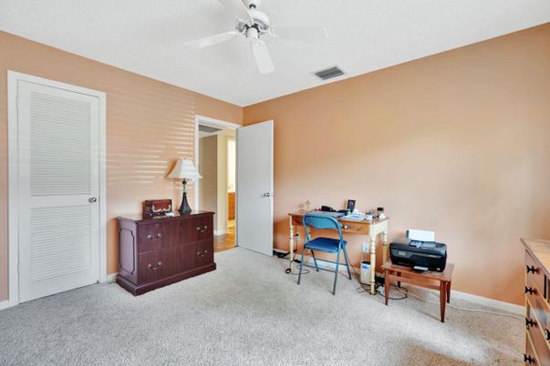 Home Office, Interior