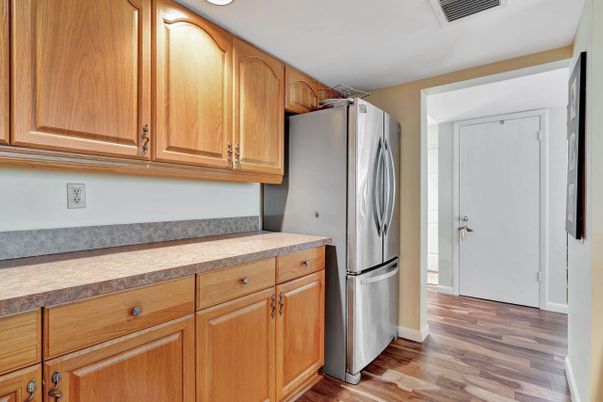 Interior, Kitchen, Washer, Wood Texture Flooring