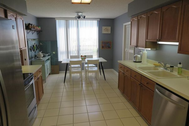 Dining room, Interior, Kitchen, Stainless Steel Appliances