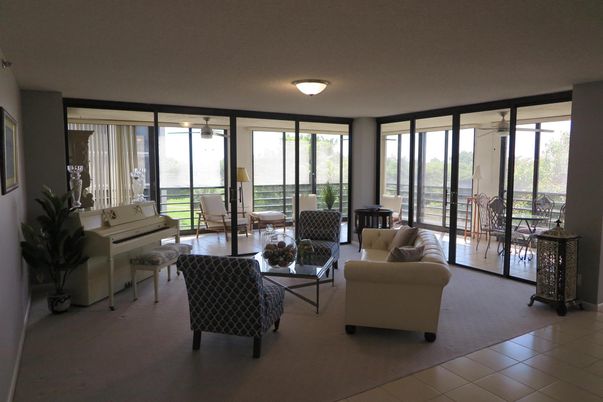Interior, Living room, Piano