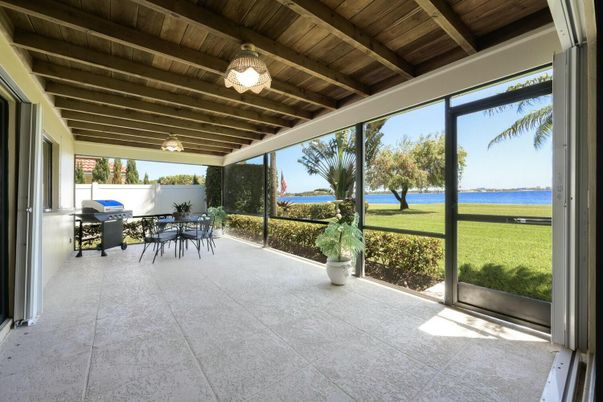 Dining room, Interior, Sun Room, Water, Wooden Beams, Wooden Ceilings