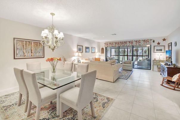 Chandelier, Dining room, Interior, Living room