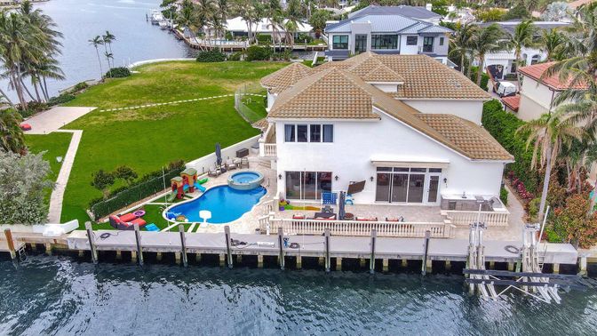 Exterior, Lake, Pool