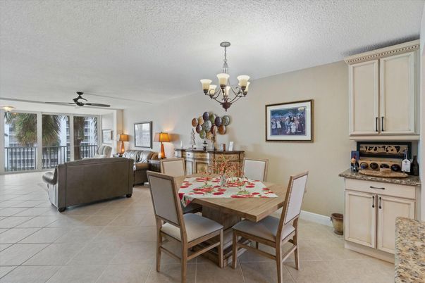 Chandelier, Dining room, Interior, Living room