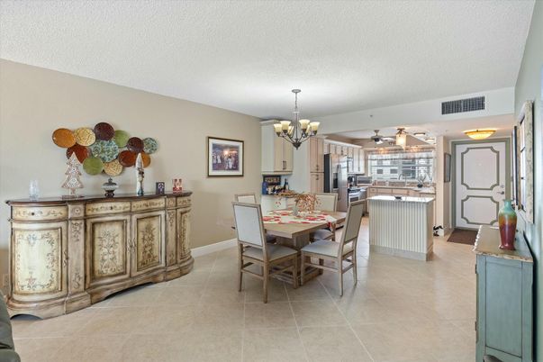 Chandelier, Dining room, Interior, Kitchen
