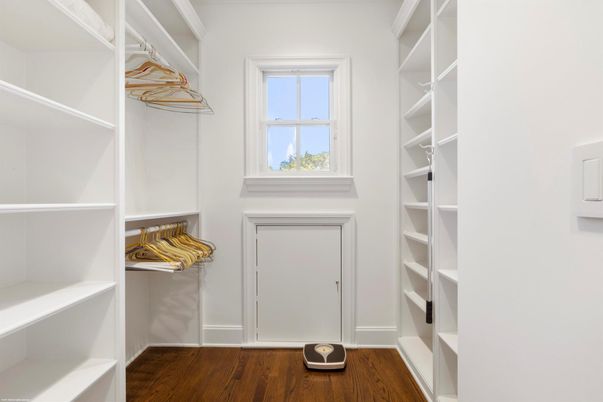 Interior, Walk-in Closets, Wood Texture Flooring