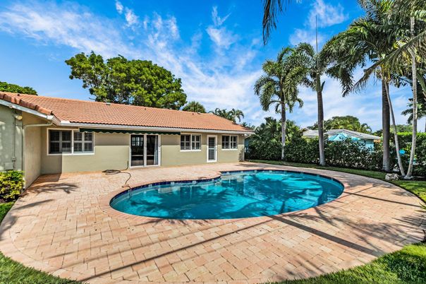 Exterior, Pool