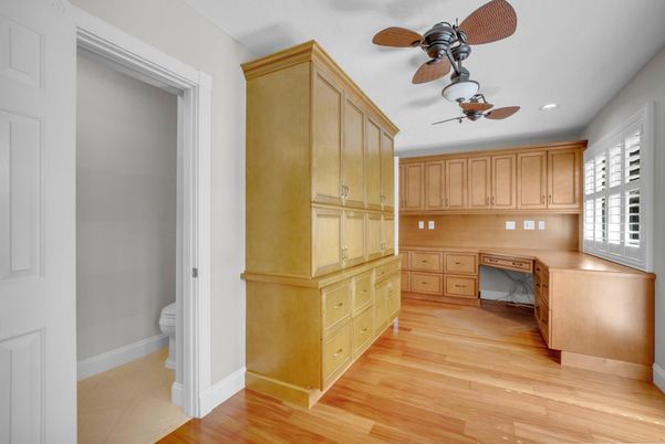 Bathroom, Interior, Recessed Lighting, Wood Texture Flooring