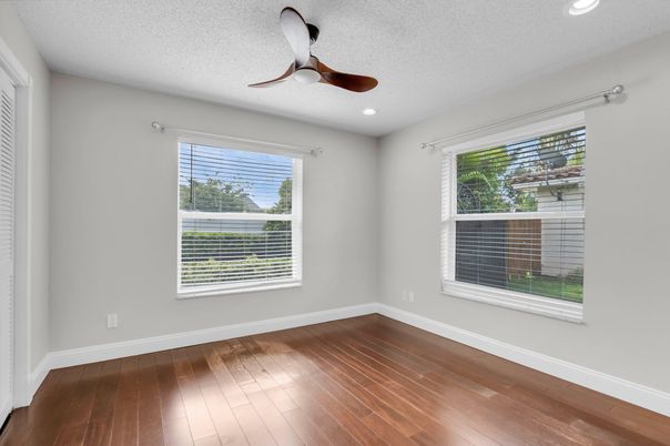 Empty room, Interior, Recessed Lighting, Wood Texture Flooring