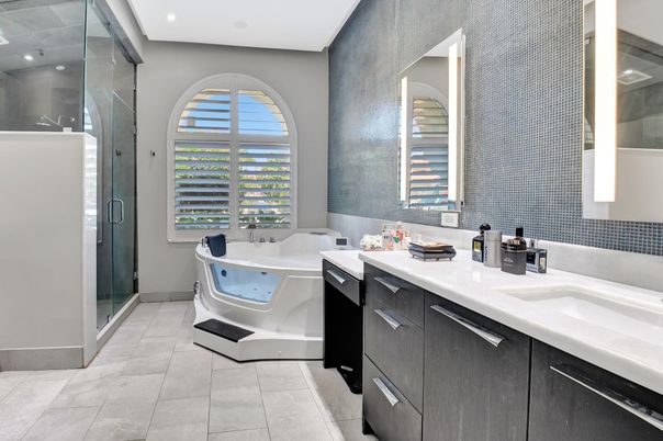 Bathroom, Dual Sink Vanities, Free Standing Baths, Glass Shower, Interior, Recessed Lighting