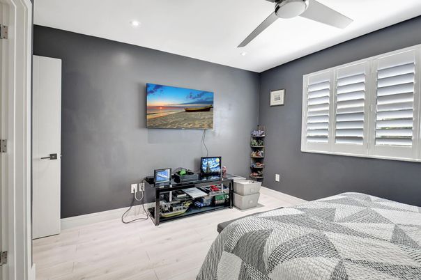 Bedroom, Home Office, Interior, Recessed Lighting, Wood Texture Flooring
