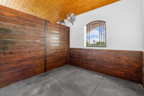 Empty room, Interior, Wooden Ceilings, Wooden Walls