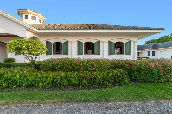 Exterior, Facade, Mediterranean