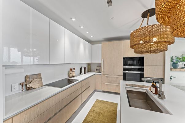 Chandelier, Interior, Kitchen, Recessed Lighting, Stainless Steel Appliances