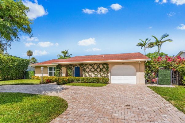 Attached, Backyard, Exterior, Facade, Ranch
