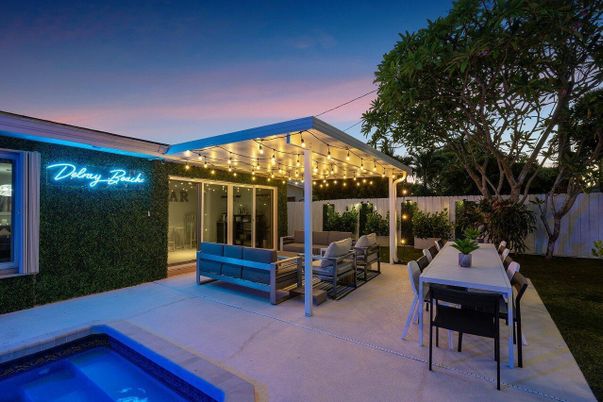 Exterior, Pool