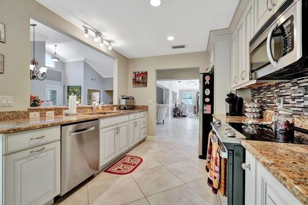 Interior, Kitchen, Pendant Lights, Recessed Lighting, Stainless Steel Appliances