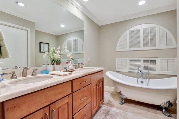 Bathroom, Dual Sink Vanities, Free Standing Baths, Interior, Recessed Lighting