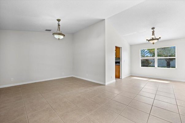 Empty room, Interior, Pendant Lights