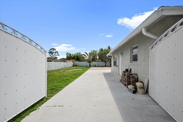 Backyard, Exterior