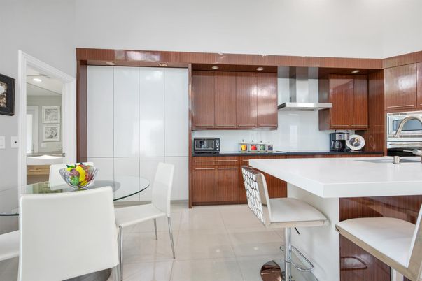 Dining room, Interior, Kitchen, Stainless Steel Appliances