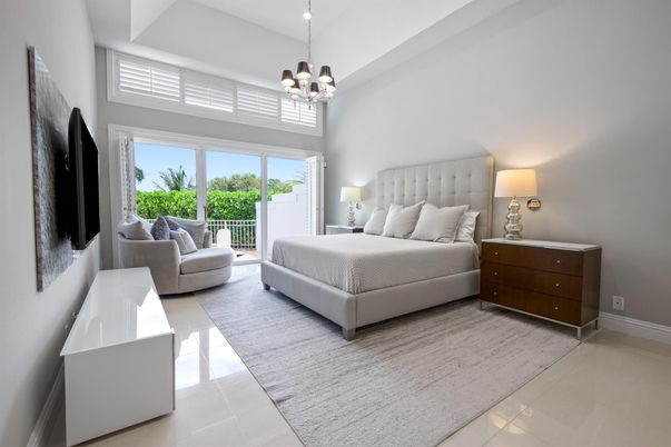 Bedroom, Chandelier, Interior, Pendant Lights