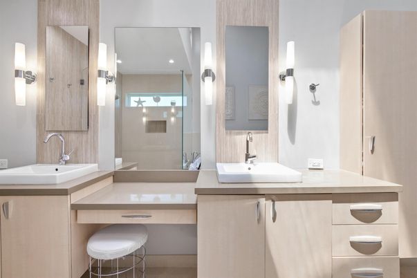 Bathroom, Dual Sink Vanities, Interior, Recessed Lighting