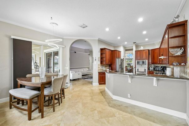 Dining room, Interior, Kitchen, Pendant Lights, Recessed Lighting, Stainless Steel Appliances