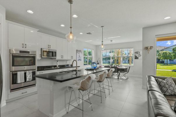 Dining room, Interior, Kitchen, Pendant Lights, Recessed Lighting, Stainless Steel Appliances