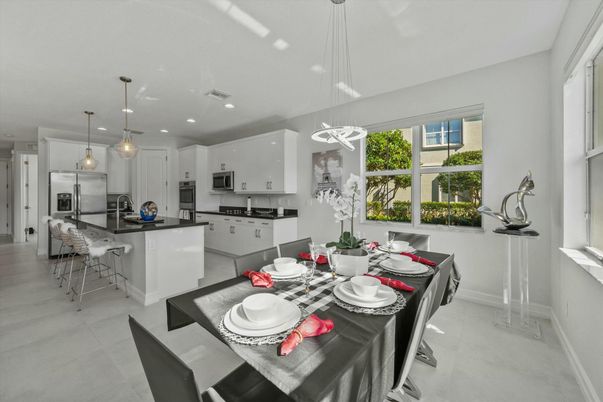Dining room, Interior, Kitchen, Pendant Lights, Recessed Lighting, Stainless Steel Appliances