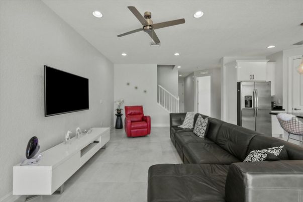 Interior, Kitchen, Living room, Recessed Lighting, Stainless Steel Appliances
