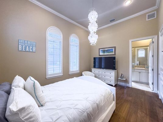 Bedroom, Interior, Pendant Lights, Recessed Lighting, Wood Texture Flooring