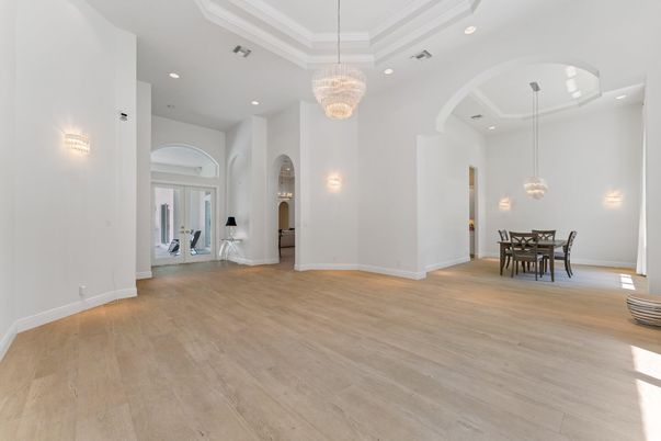 Chandelier, Dining room, Interior, Pendant Lights, Recessed Lighting, Wood Texture Flooring