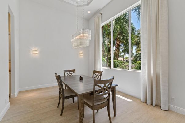 Chandelier, Dining room, Interior, Recessed Lighting, Wood Texture Flooring