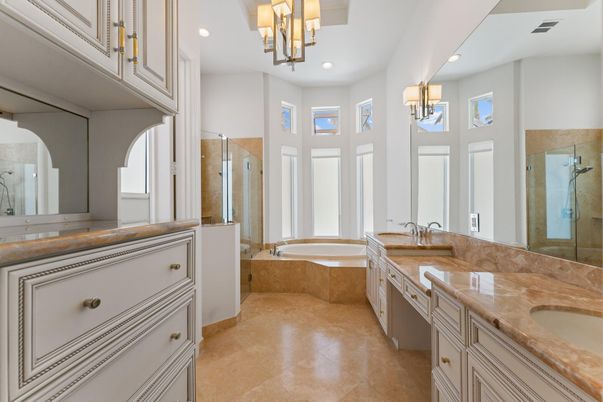 Bathroom, Dual Sink Vanities, Interior, Recessed Lighting