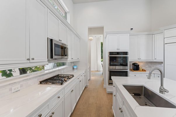 Interior, Kitchen, Pendant Lights, Wood Texture Flooring