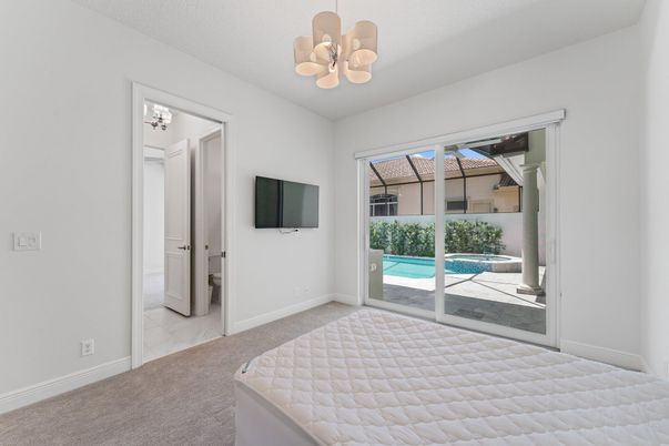 Empty room, Interior, Pendant Lights