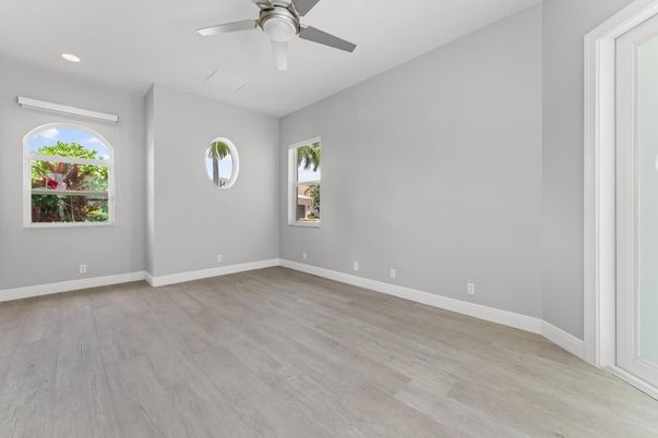 Empty room, Interior, Recessed Lighting, Wood Texture Flooring
