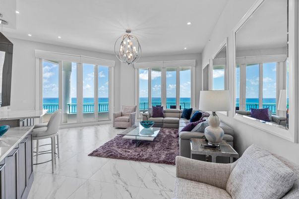 Interior, Living room, Marble, Pendant Lights, Recessed Lighting, Water