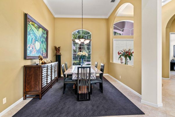 Chandelier, Dining room, Interior, Pendant Lights
