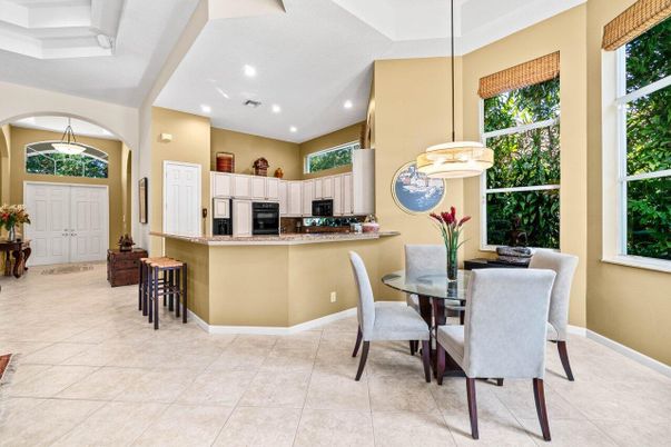 Dining room, Interior, Kitchen, Pendant Lights, Recessed Lighting, Stainless Steel Appliances