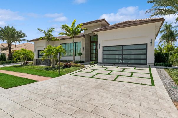 Attached, Exterior, Facade, Modern