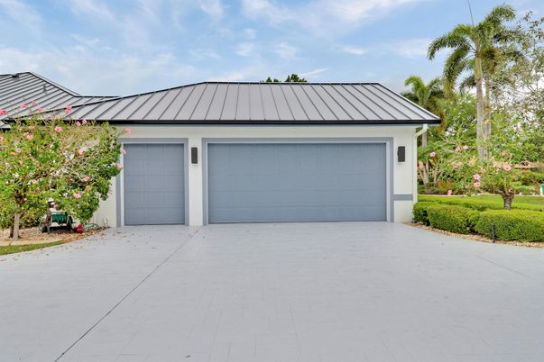 Detached Garage, Exterior